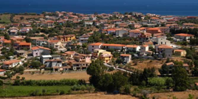 Cinese uccisa: trovate nuove tracce. Lutto cittadino a Budoni e Posada