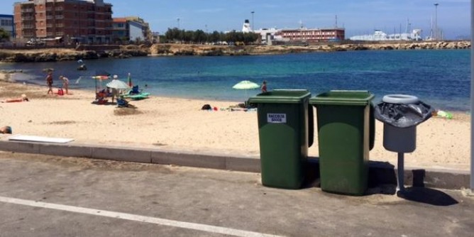 Pi contenitori rifiuti sul litorale di Porto Torres