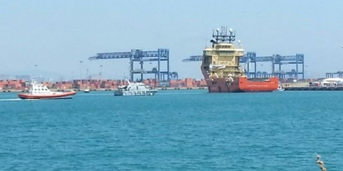 A Cagliari arrivata nuova nave. 662 migranti, iniziato lo sbarco
