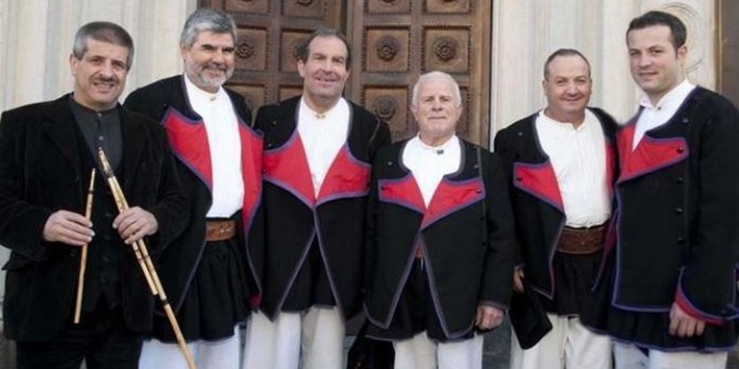 <i>Curride Zente</i>, tenores di Neoneli a Castelsardo 