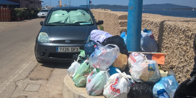 Incivili al porto di Alghero: servono controlli