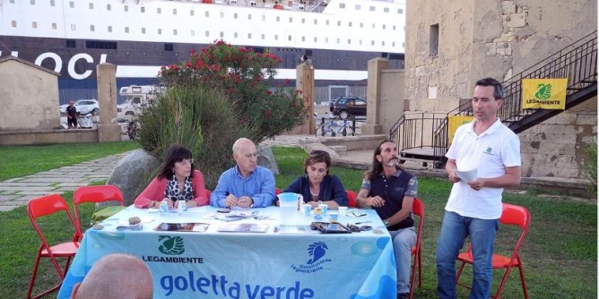 Goletta Verde a Porto Torres: « le bonifiche, una chimera»