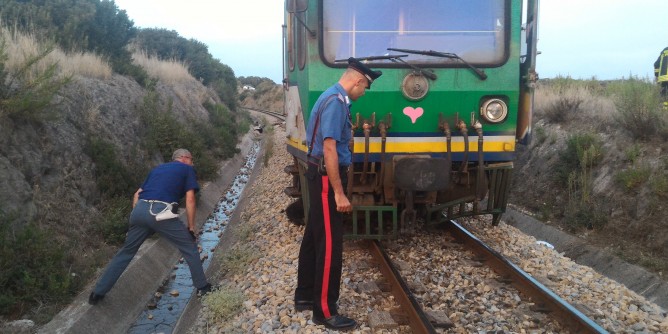 San Gavino, 20enne travolto dal treno