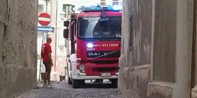 Incendio notturno alla <i>Botteghina</i>. Cassetta a fuoco in terrazza