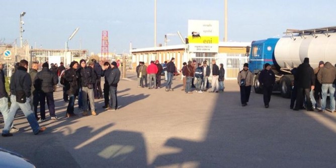 Porto Torres, Ex Sicmi: sit-in degli operai ai cancelli