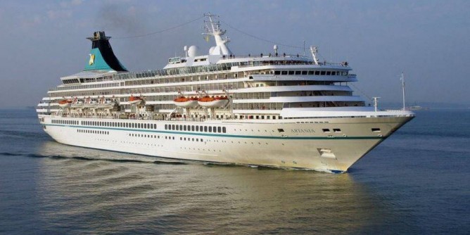 Porto Torres, Crociere: approdo straordinario dell´Artania