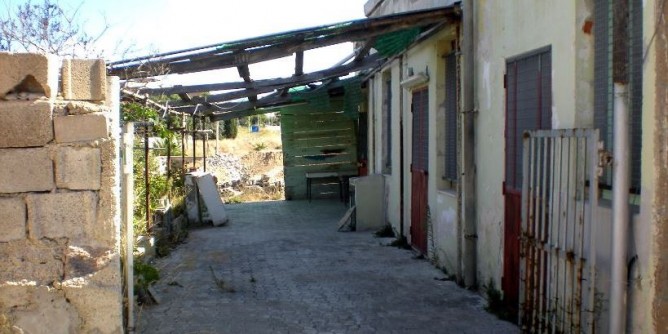 Porto Torres: inagibile la sede <i>Il Risveglio</i> occupata dai rom