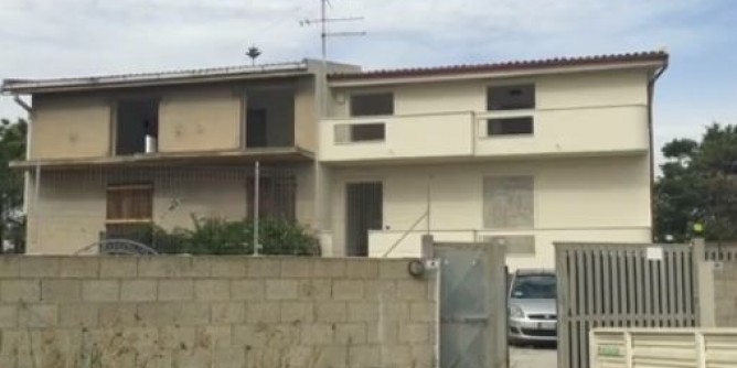 Demolizioni a Medau Su Cramu. Presidio di polizia e carabinieri