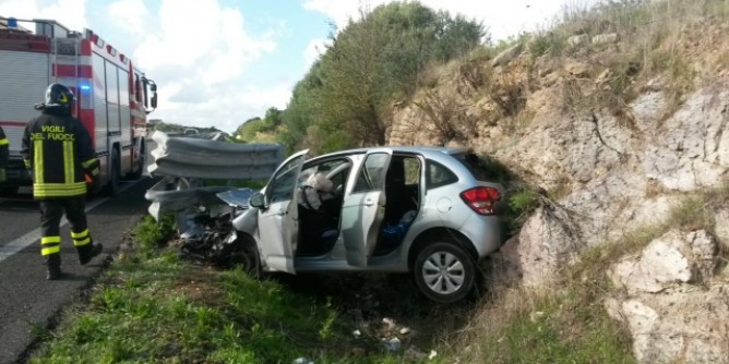 Citroen fuori strada a Caniga | Foto