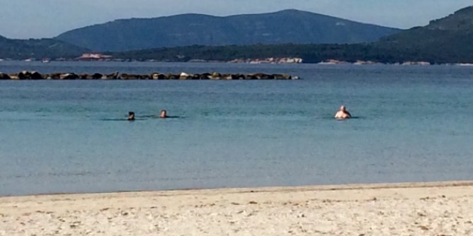 In quad sulla spiaggia del Lido: 26enne multato
