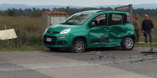 Scontro tra auto in Aeroporto | Foto