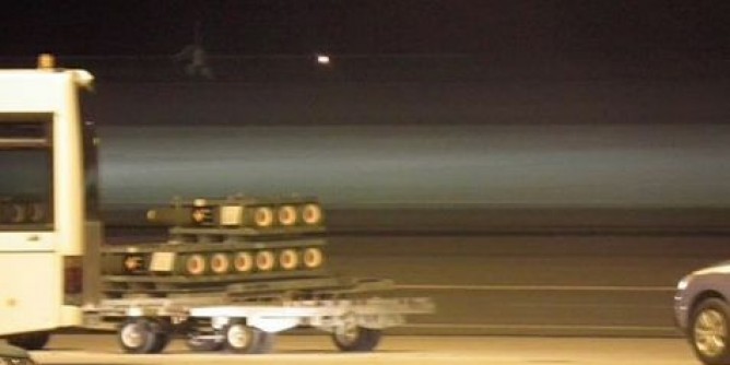 Nuovo carico di bombe da Cagliari. Pili: caricate in piena notte