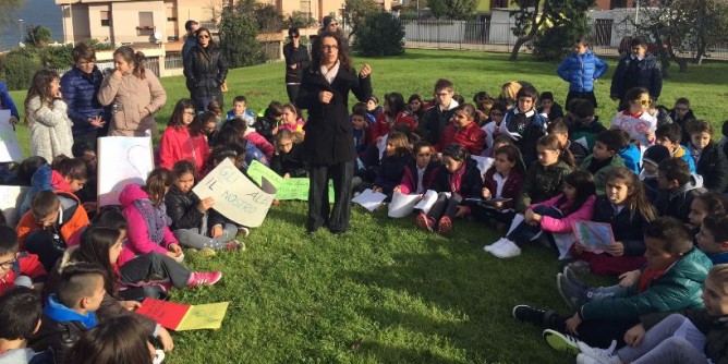 Porto Torres: bambini piantano alberi per salvare il pianeta 