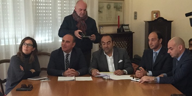 Il Sindaco di Alghero corre in Regione. Ora risposte chiare da Cagliari