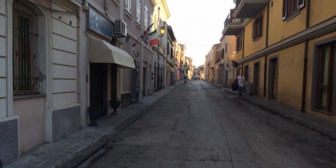 Porto Torres: via Libio chiusa al traffico per i mercatini, è polemica