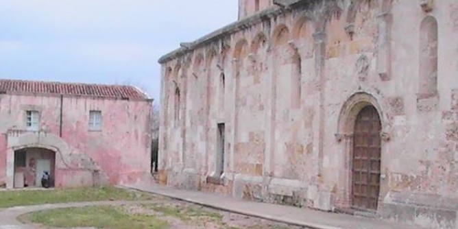 Basilica San Gavino: l’arcivescovo Atzei apre la Porta Santa
