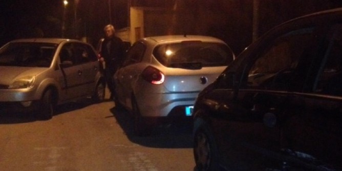 Carambola su 3 auto parcheggiate a Fertilia