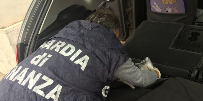 Operazione antidroga a Porto Torres: arrestate 2 persone con 4,5 kg di cocaina