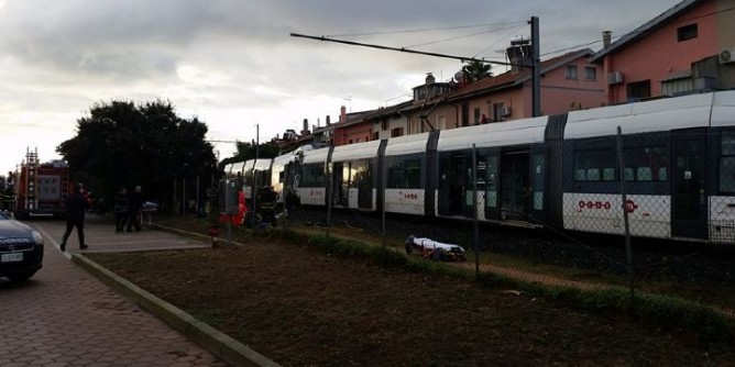 Cagliari, scontro metropolitana leggera: via i sigilli dai vagoni