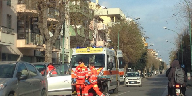 Tamponamento in centro ad Alghero