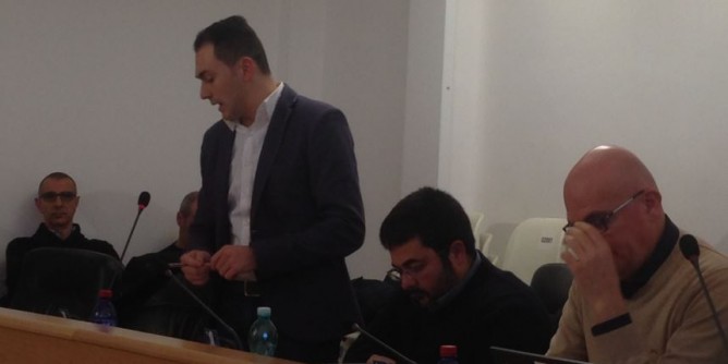Question time, Carta: «coerenza a corrente alternata»