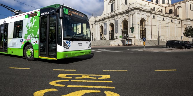 16 nuovi filobus 100% elettrici. Giro inaugurale a Cagliari