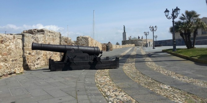 Trasloca ai Bastioni lo storico cannone | Foto