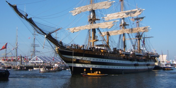 Amerigo Vespucci a Cagliari: visite a bordo