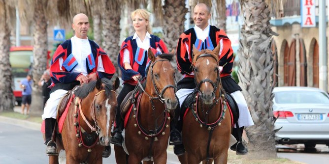 «Festa senza cavalli, tradizione calpestata»