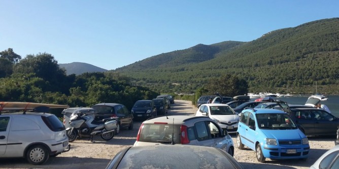 Parcheggi <i>selvaggi</i> al Tramariglio