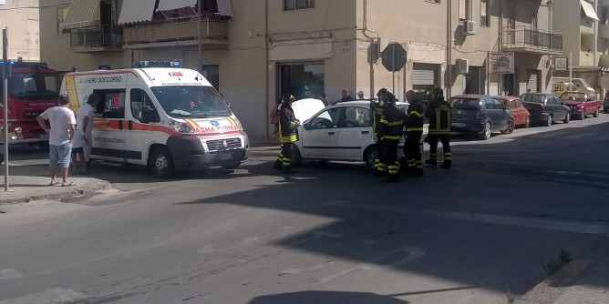 Panda contro il muro in via da Vinci | Foto