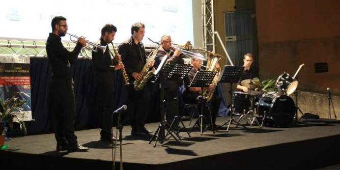 A Berchidda, un brindisi sotto le stelle