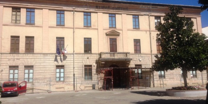 Oristano: nuovo tetto per la scuola