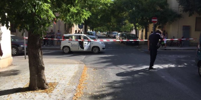 Rapina: ci sono video e testimoni. E caccia ai banditi in moto