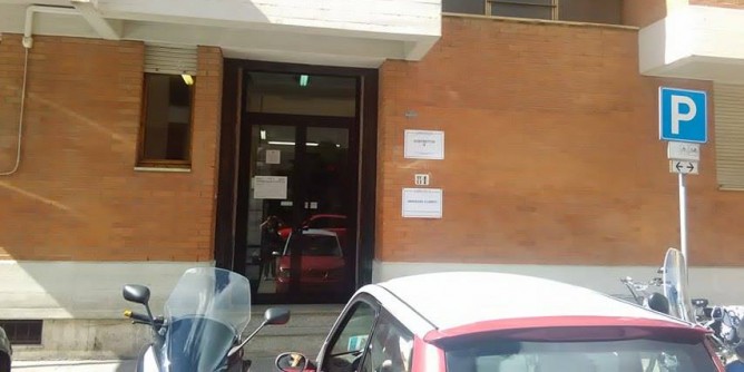 Minaccia di darsi fuoco nella sede Abbanoa