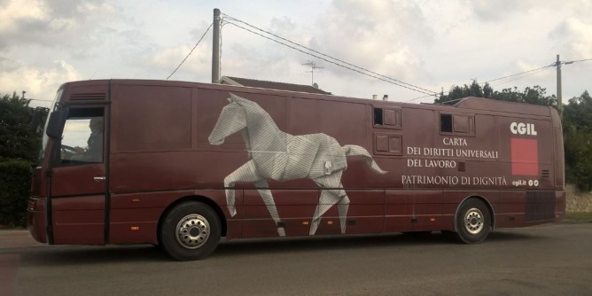 Tappa a Porto Torres per il Pullman dei diritti