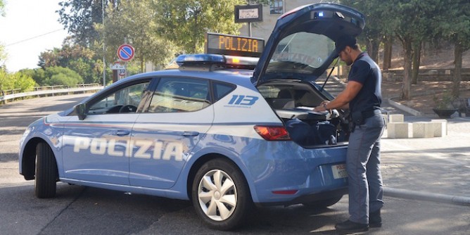 <i>Ubriaco</i> al bar: 37enne in manette