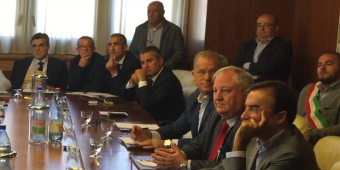 Tedde e Pittalis sfidano i <i>Dem</i>: legge in 24 ore