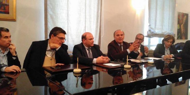 Silvio Lai (Pd) <i>benedice</i> i sindaci. Sostegno a vettori low cost