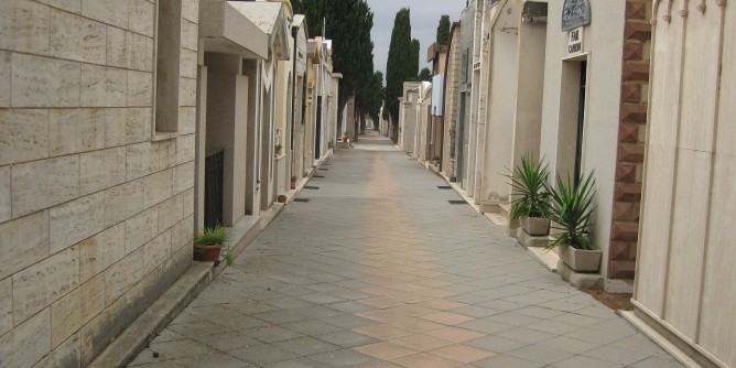 176 sepolcri in cimitero: bando ad Alghero
