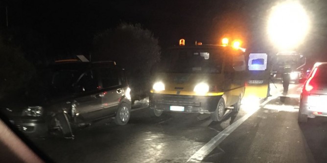 Autoscontro sull´Alghero-Sassari, coda per km
