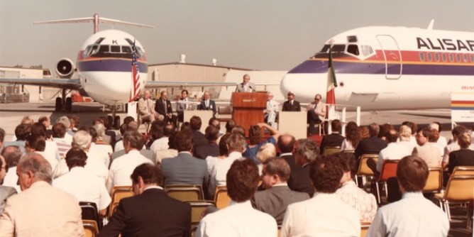Primo super 80 Meridiana <i>atterra</i> a Volandia