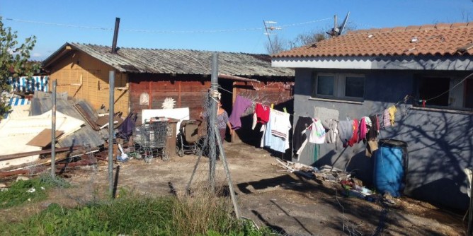 Porto Torres, campo rom: decisa la demolizione di 4 baracche
