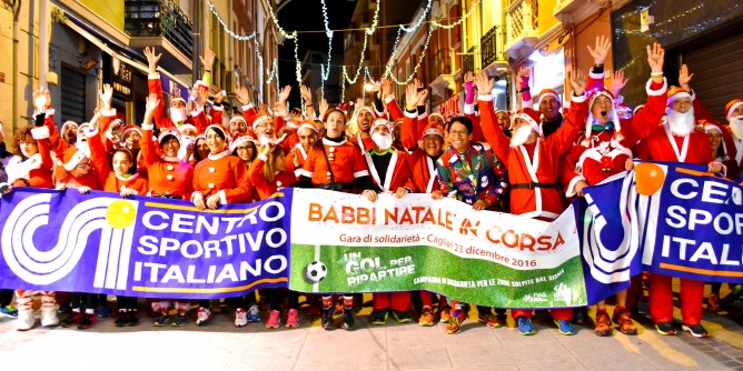 A Cagliari, Babbi Natale in corsa