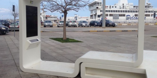 Porto Torres: Totem infopoint fuori uso da sempre