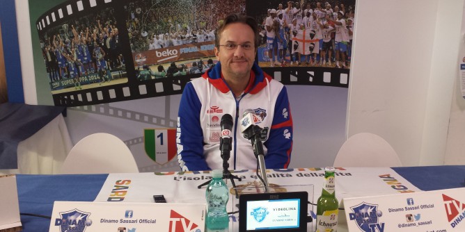 Coach Pasquini fa le <i>carte</i> alla Dinamo