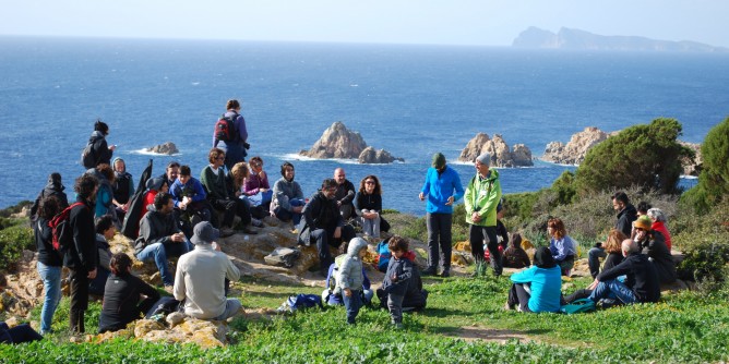 Sui sentieri del reading: trekking letterari nell´Isola