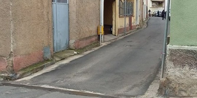 Asfalto ad Assemini: «500mila euro in fumo»