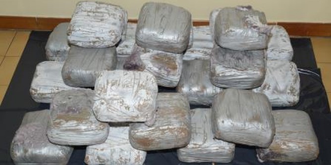 Traffico internazionale di droga nell'Isola: arresti all´alba