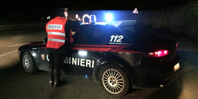 Sorso: rifiuti in fiamme davanti al municipio